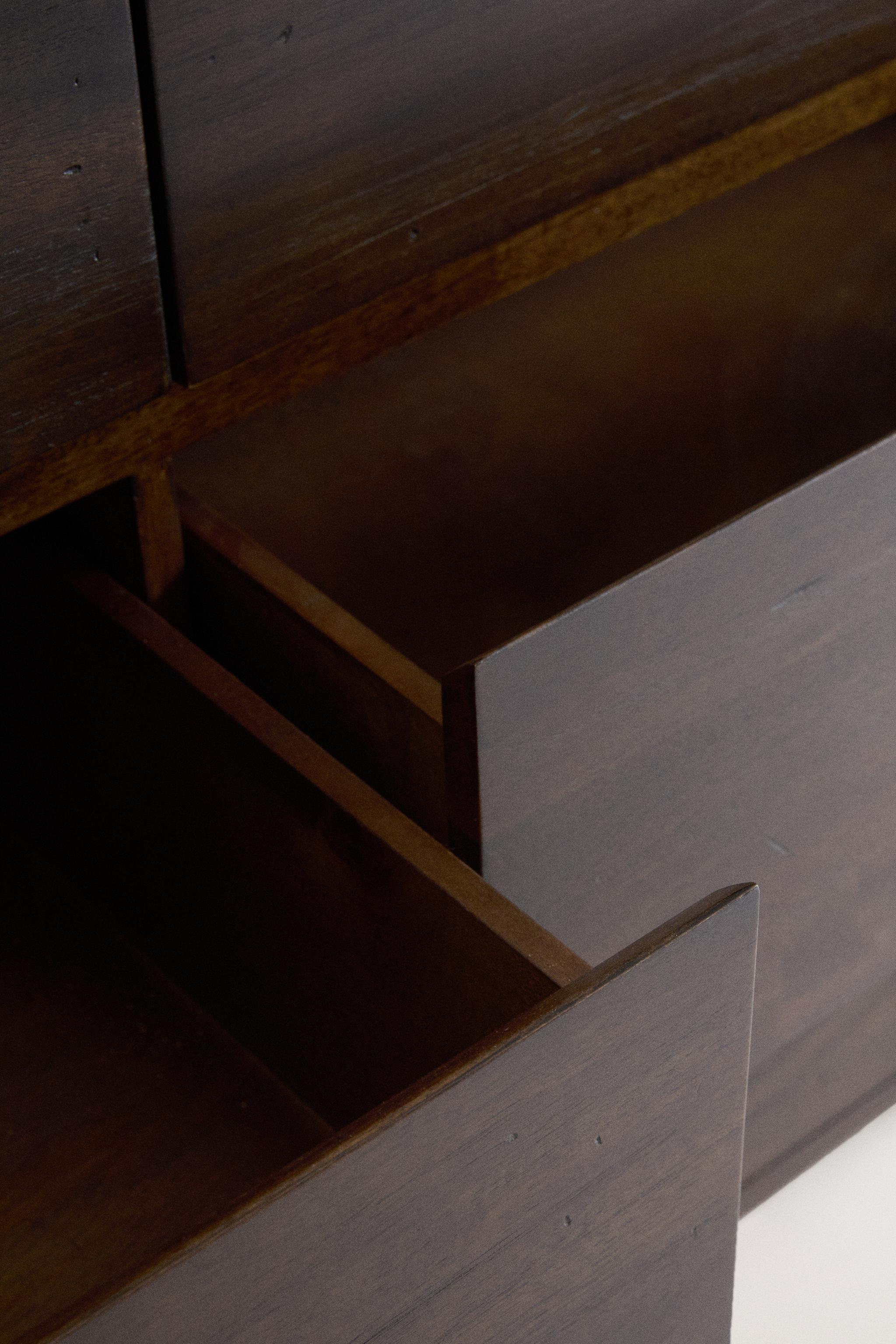 VINTAGE WOODEN CHEST OF DRAWERS